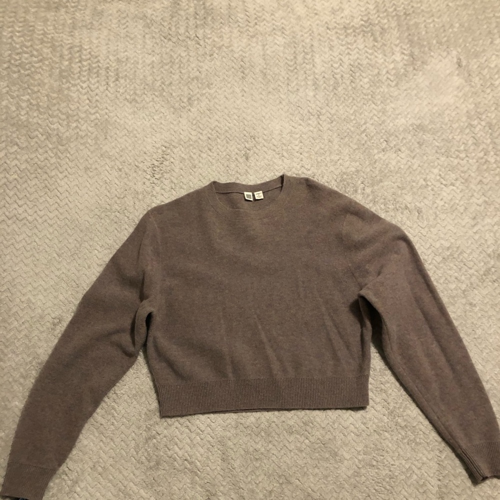 Uniqlo cropped sweater